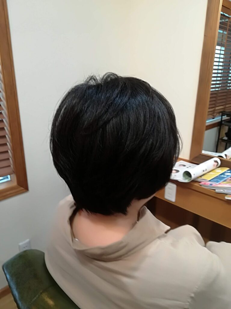 ヘアドネーション後にショートヘアにした様子